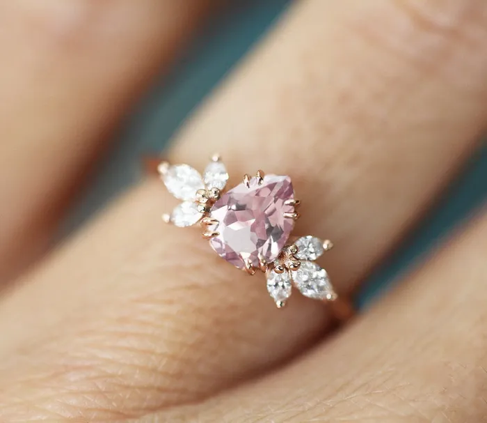 Capucinne Rings Leandra Pear Sapphire Diamond Ring