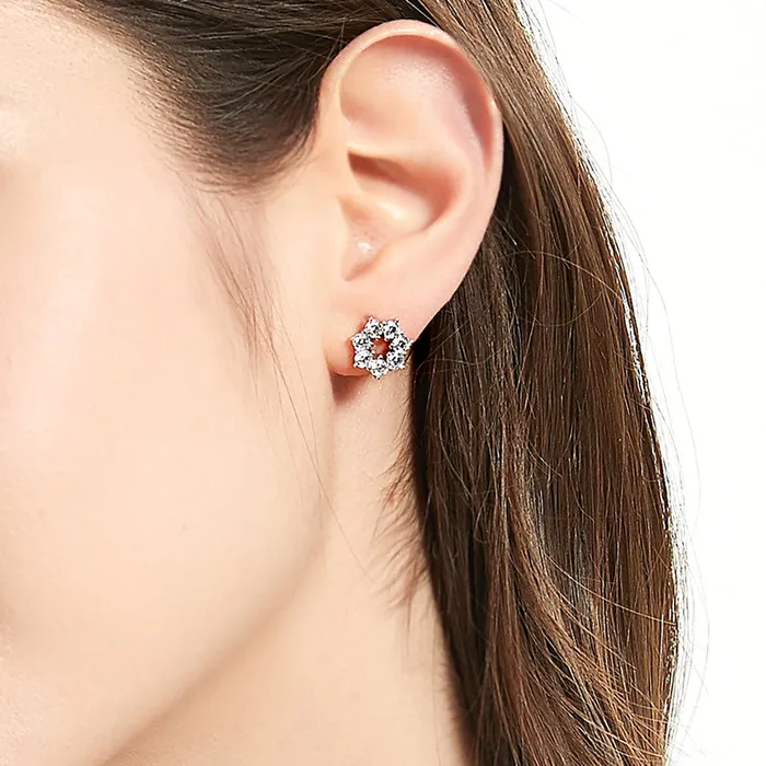 Earrings BERRICLE Wreath Star CZ Stud Earrings in Sterling Silver