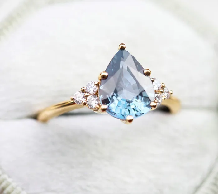 Rings Capucinne Jeanie Sapphire Diamond Ring