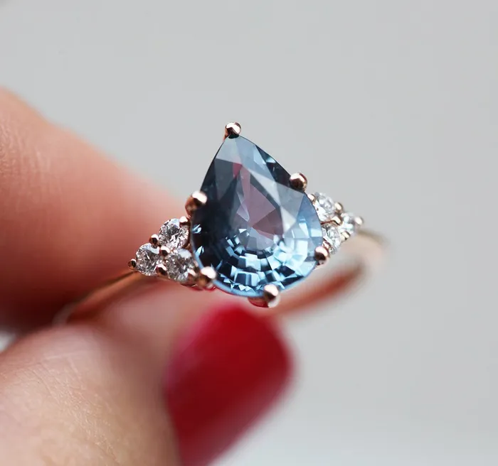 Rings Capucinne Jeanie Sapphire Diamond Ring