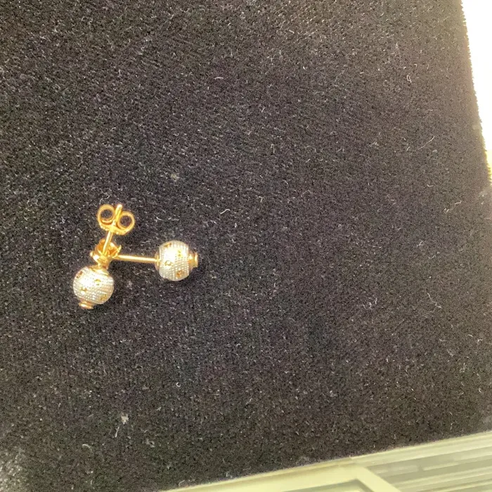 Andaaz Jewelers Earrings 22k Gold Modern Ear 011323 in store