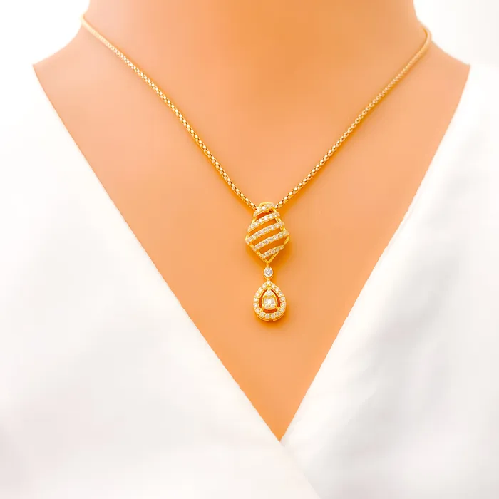 Andaaz Jewelers Shimmering Striped Diamond 18k Gold Pendant PreStyled Sets