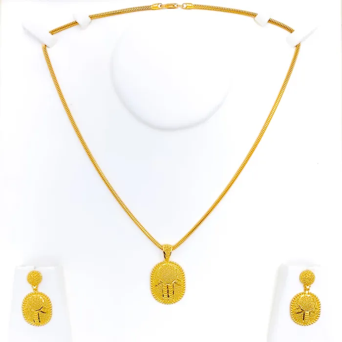 Bold Regal 22K Gold Pendant Set Andaaz Jewelers PreStyled Sets