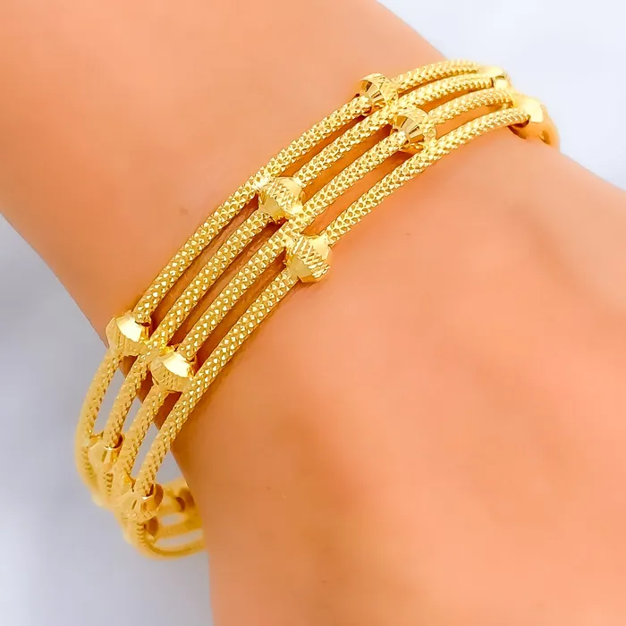 Charming Shimmering 22k Gold Bangle Andaaz Jewelers PreStyled Sets