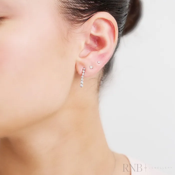 Classic Creations Earrings 14kt Gold Claw Set Graduated Dangle Diamond Earrings