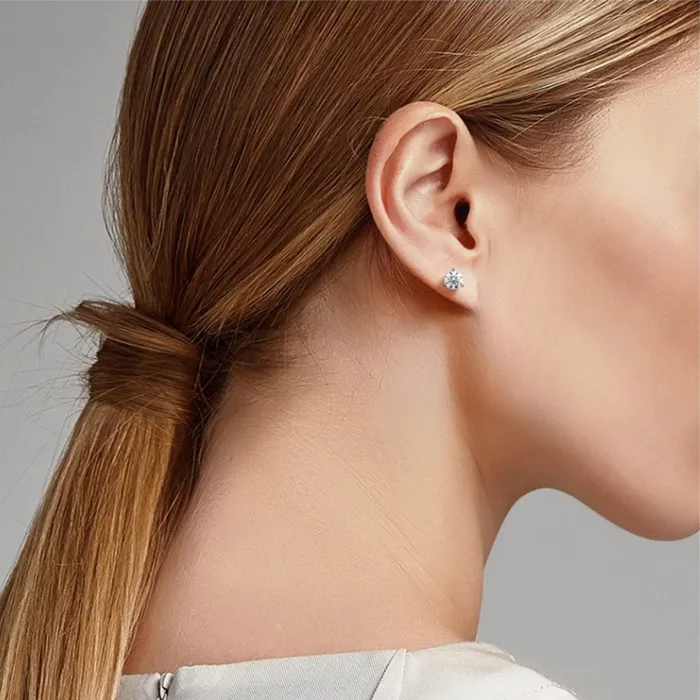 De Beers Forevermark Classic Three Prong Diamond Stud Earrings De Beers Forevermark Earrings De Beers Forevermark Classic Three Prong Diamond Stud Earrings De Beers Forevermark Earrings