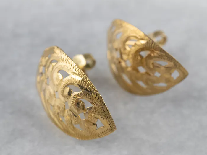 Engraved 18K Gold Leaf Shape Stud Earrings Market Square Jewelers Earrings Engraved 18K Gold Leaf Shape Stud Earrings Market Square Jewelers Earrings