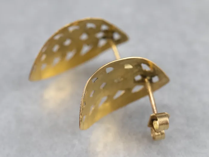 Engraved 18K Gold Leaf Shape Stud Earrings Market Square Jewelers Earrings Engraved 18K Gold Leaf Shape Stud Earrings Market Square Jewelers Earrings