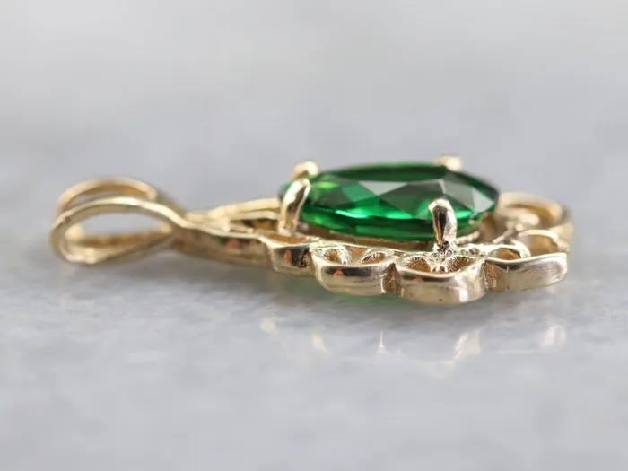 Gold Tsavorite Garnet Pendant Market Square Jewelers PreStyled Sets Gold Tsavorite Garnet Pendant Market Square Jewelers PreStyled Sets