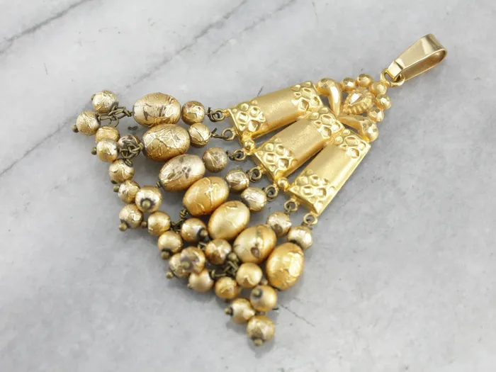 Market Square Jewelers Necklaces High Karat Gold and Blown Glass Bead Pendant Market Square Jewelers Necklaces High Karat Gold and Blown Glass Bead Pendant