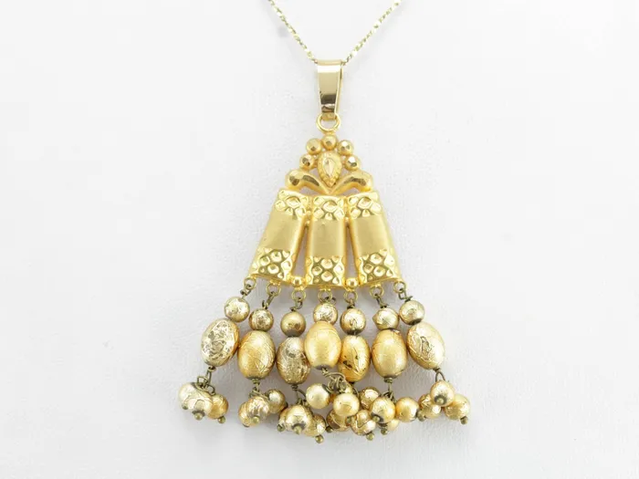 Market Square Jewelers Necklaces High Karat Gold and Blown Glass Bead Pendant Market Square Jewelers Necklaces High Karat Gold and Blown Glass Bead Pendant