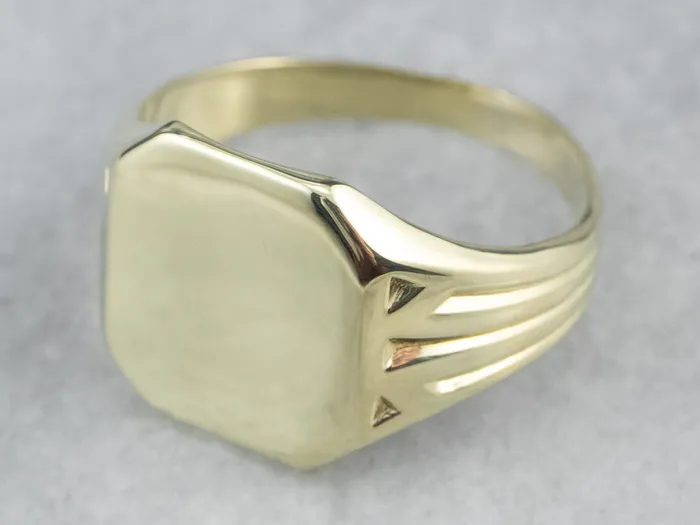 Market Square Jewelers Rings Bold Green Gold Vintage Signet Ring