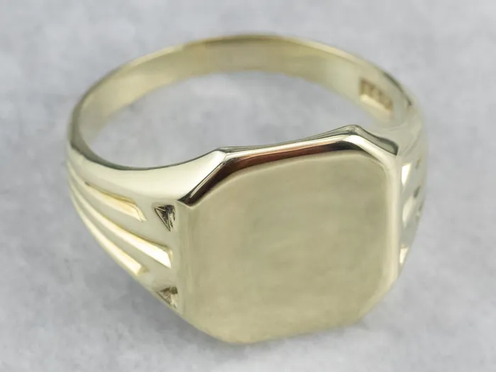 Market Square Jewelers Rings Bold Green Gold Vintage Signet Ring Market Square Jewelers Rings Bold Green Gold Vintage Signet Ring