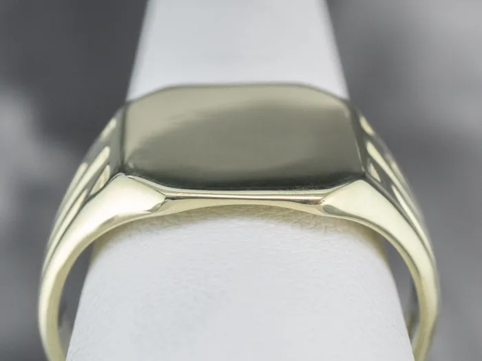 Market Square Jewelers Rings Bold Green Gold Vintage Signet Ring Market Square Jewelers Rings Bold Green Gold Vintage Signet Ring