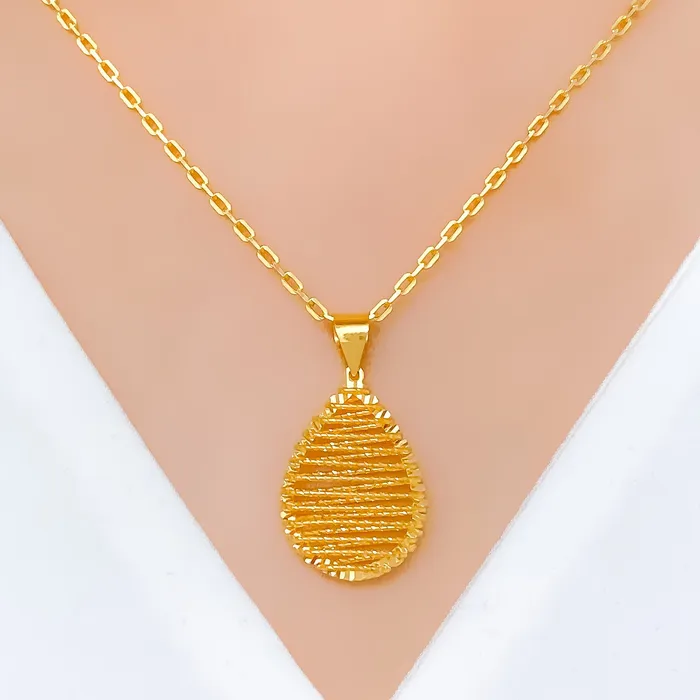 Necklaces Andaaz Jewelers INSTORE PROMO 22k Gold Wire Pendant With Chain 3