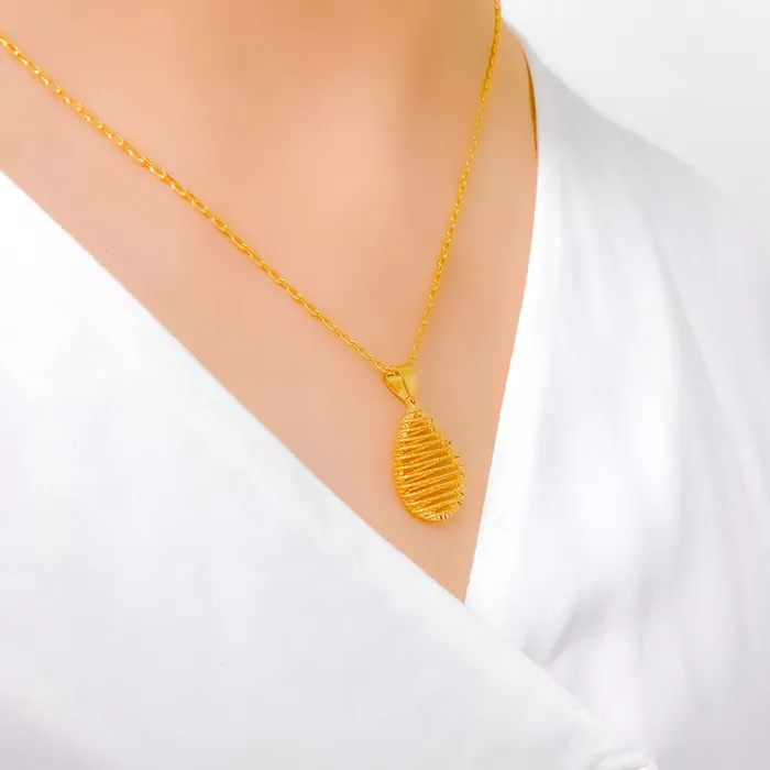 Necklaces Andaaz Jewelers INSTORE PROMO 22k Gold Wire Pendant With Chain 3