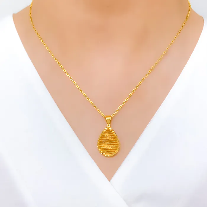 Necklaces Andaaz Jewelers INSTORE PROMO 22k Gold Wire Pendant With Chain 3