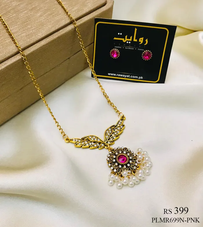 Necklaces PendentNecklaces Antique Necklace08 Pink
