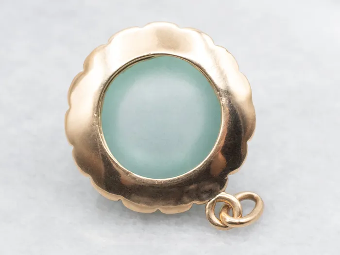 PreStyled Sets Market Square Jewelers Scalloped Gold Quartz Cabochon Pendant
