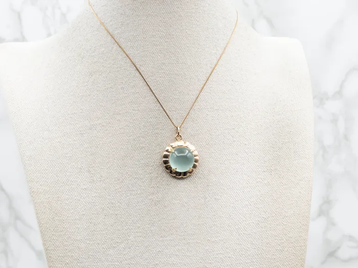 PreStyled Sets Market Square Jewelers Scalloped Gold Quartz Cabochon Pendant