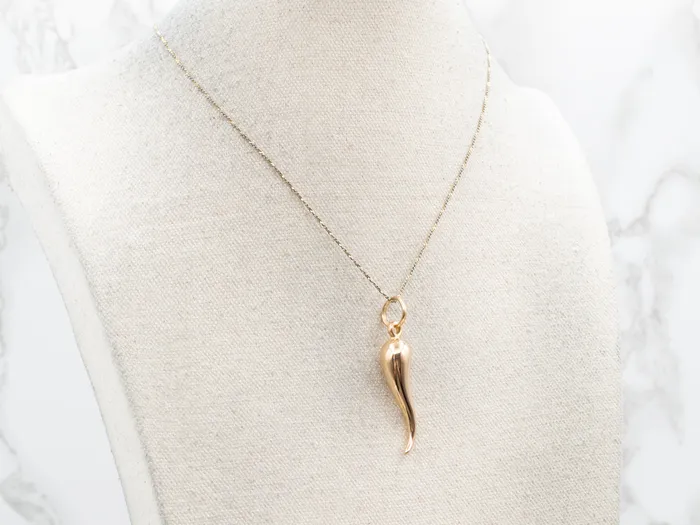 PreStyled Sets Market Square Jewelers Yellow 18Karat Gold Italian Horn Pendant PreStyled Sets Market Square Jewelers Yellow 18Karat Gold Italian Horn Pendant