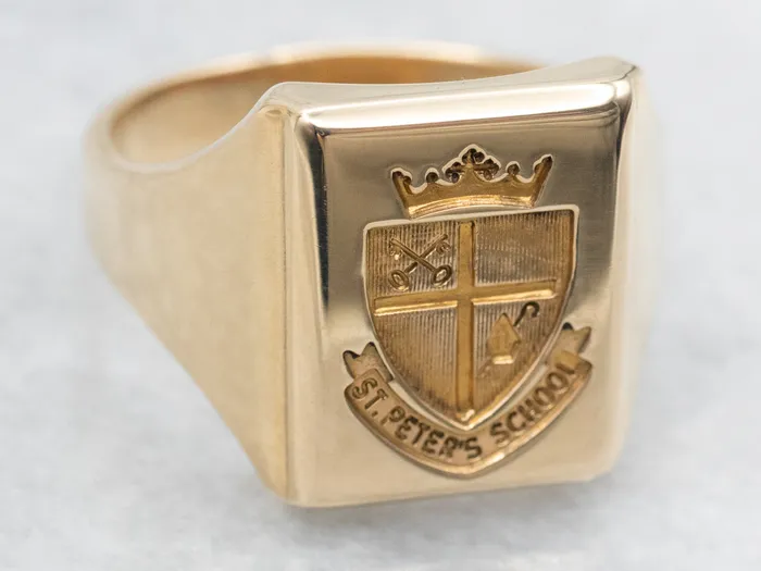 Rings Market Square Jewelers Vintage St Peters School Signet Ring in Yellow Gold