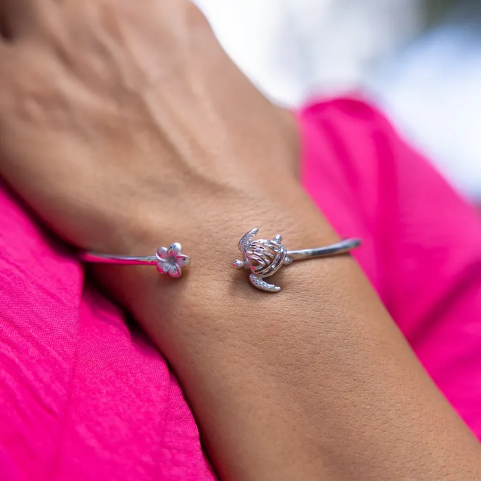 Bracelets Honu and Plumeria Bracelet in Sterling Silver Maui Divers Jewelry