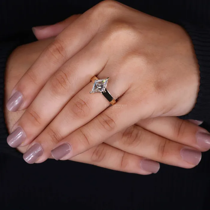 Diamondrensu Lozenge Cut Diamond Solitaire Gold Engagement Ring Rings