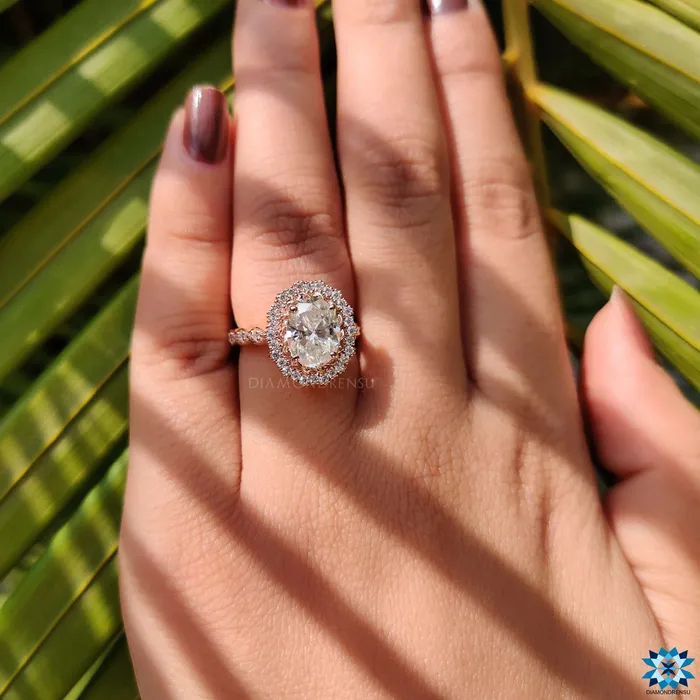 Diamondrensu Rings 229 TW Oval Cut Twisted Outline Cathedral Set Moissanite Halo Engagement Ring