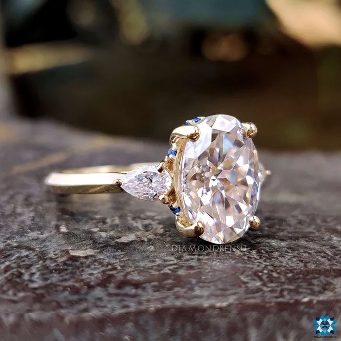 Diamondrensu Rings Elegant 413 TW Oval Rensu Cut Unique Three Stones Moissanite Engagement Ring