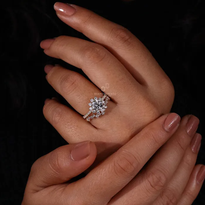 Diamondrensu Rings Round Diamond Ring with Matching Curved Wedding Band