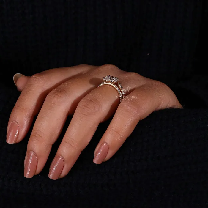 Diamondrensu Rings Round Diamond Ring with Matching Curved Wedding Band