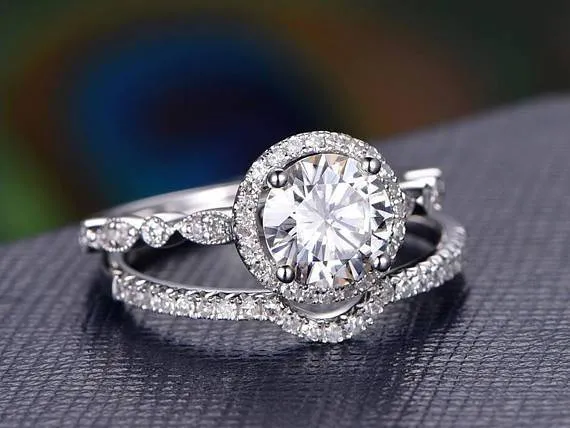 Flawless Moissanite Rings Bridal Ring Set Vintage Design Halo Shaped Band