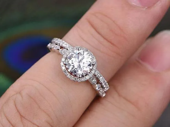 Flawless Moissanite Rings Bridal Ring Set Vintage Design Halo Shaped Band Flawless Moissanite Rings Bridal Ring Set Vintage Design Halo Shaped Band