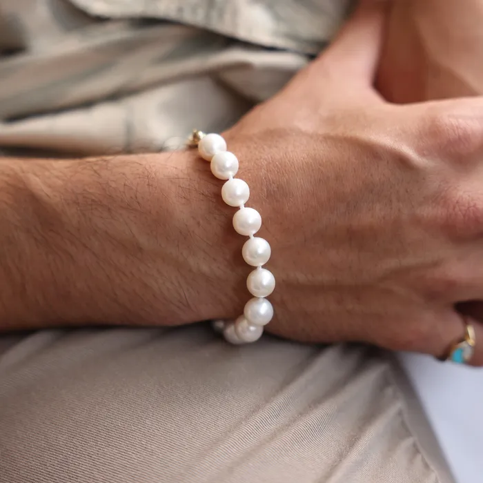 Maui Divers Jewelry Bracelets 759 Adjustable White Freshwater Pearl Bracelet in Gold 910mm Maui Divers Jewelry Bracelets 759 Adjustable White Freshwater Pearl Bracelet in Gold 910mm