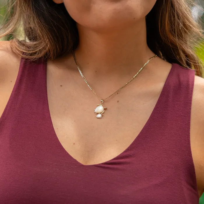 Maui Divers Jewelry Necklaces Honu Mother of Pearl Pendant in Gold 24mm