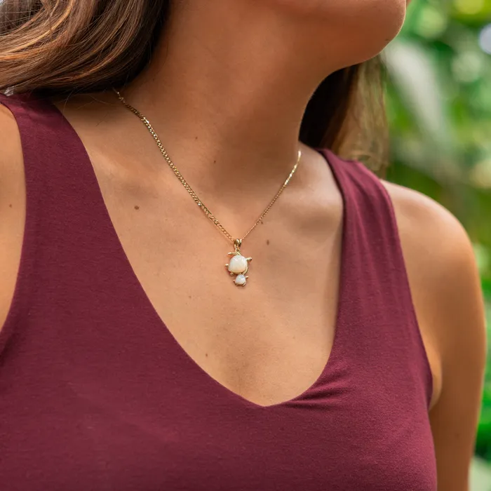 Maui Divers Jewelry Necklaces Honu Mother of Pearl Pendant in Gold 24mm
