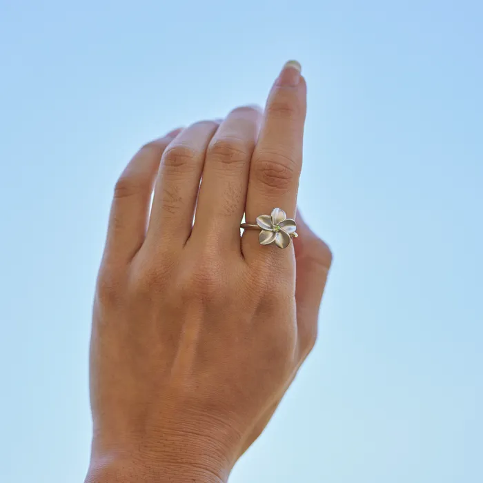 Maui Divers Jewelry Plumeria Peridot Ring in Sterling Silver 15mm Rings