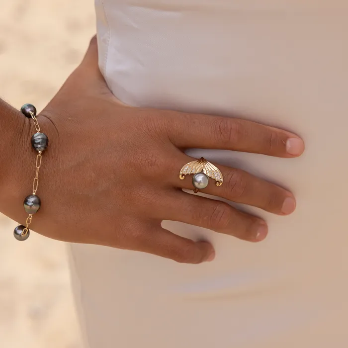 Moon Mermaid Tahitian Black Pearl Ring in Gold with Diamonds 910mm Maui Divers Jewelry Rings