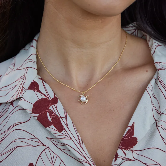 Necklaces PickAPearl Pick A Pearl Honu Pendant in Gold