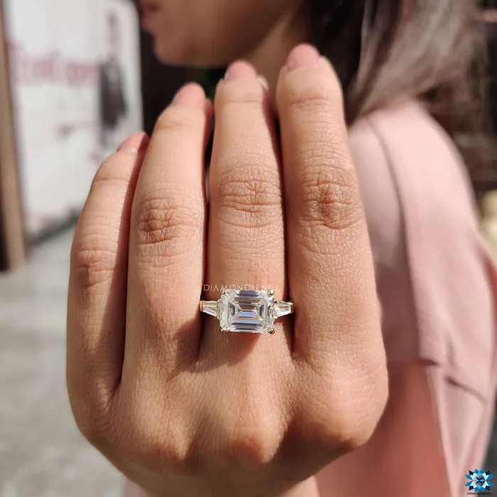 Rings Diamondrensu 405 TW Emerald and Baguette Cut Three Stone Moissanite Engagement Ring