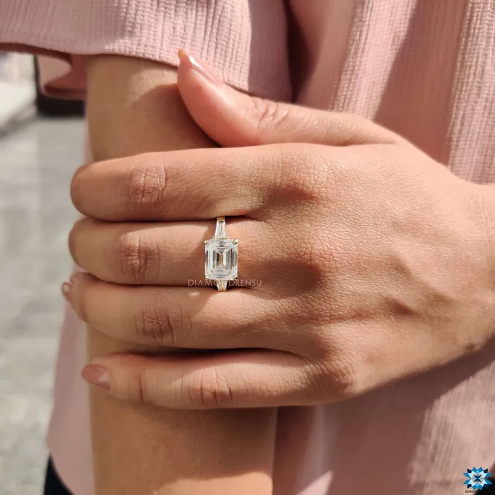 Rings Diamondrensu 405 TW Emerald and Baguette Cut Three Stone Moissanite Engagement Ring