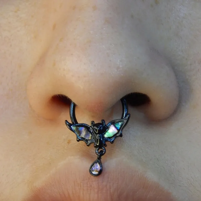 Rings OUFER BODY JEWELRY 16G Abalone Shell Bat Dangle Hinged Segment Septum Ring Rings OUFER BODY JEWELRY 16G Abalone Shell Bat Dangle Hinged Segment Septum Ring